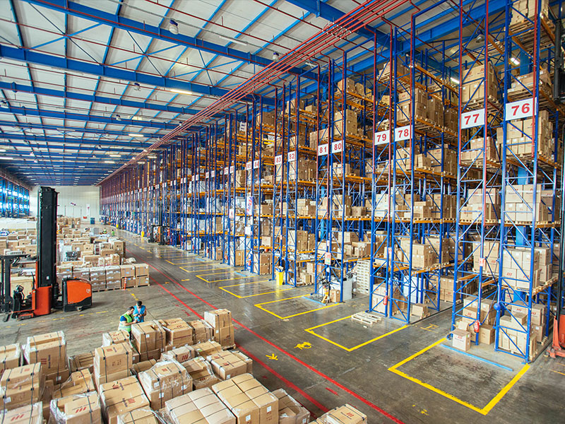 Over 100 logistical centers in the whole world, 5 million m3 of volume, wide warehouse capacity